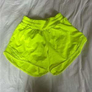 Lululemon Hotty Hot Low-rise 2.5 Inch Highlight Yellow